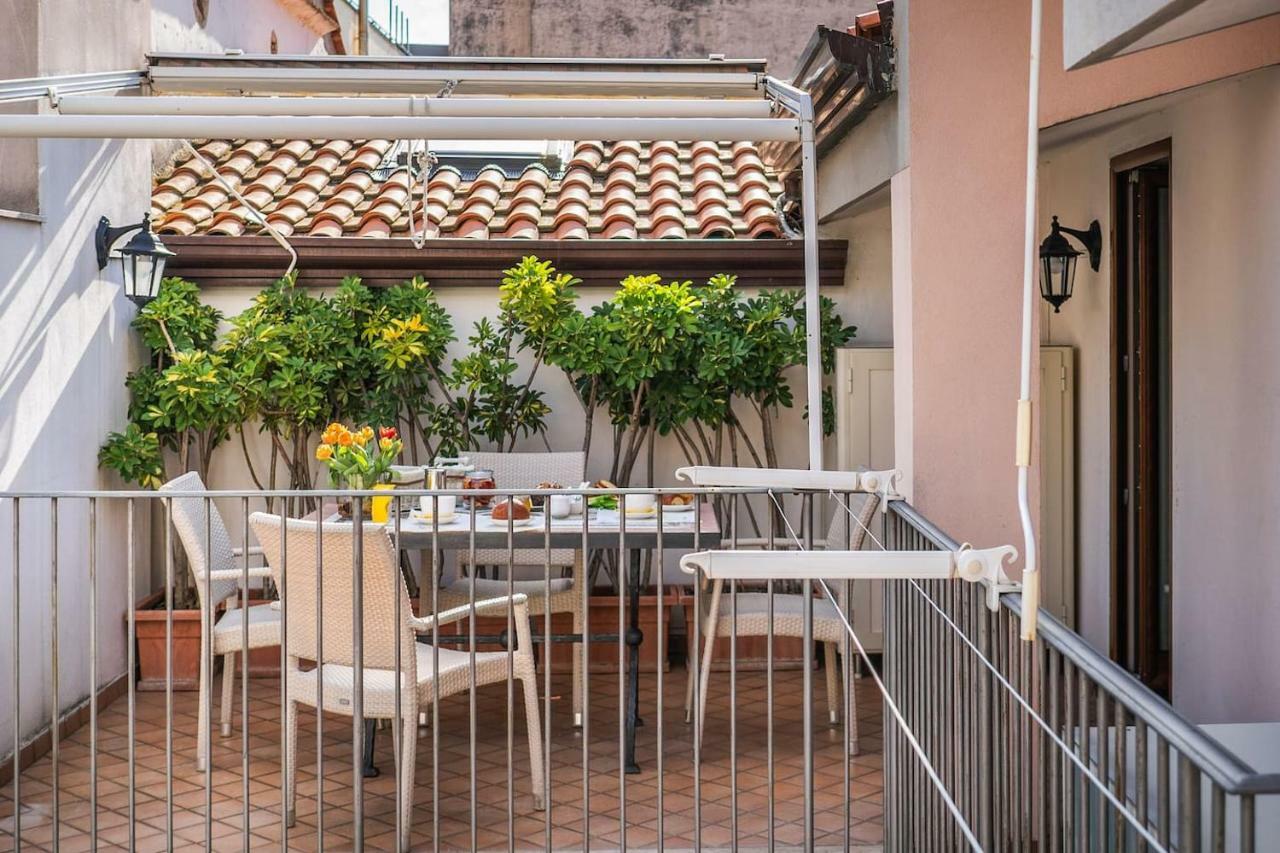 Il Tulipano - Appartamento Al Centro Di Vico Equense Zewnętrze zdjęcie