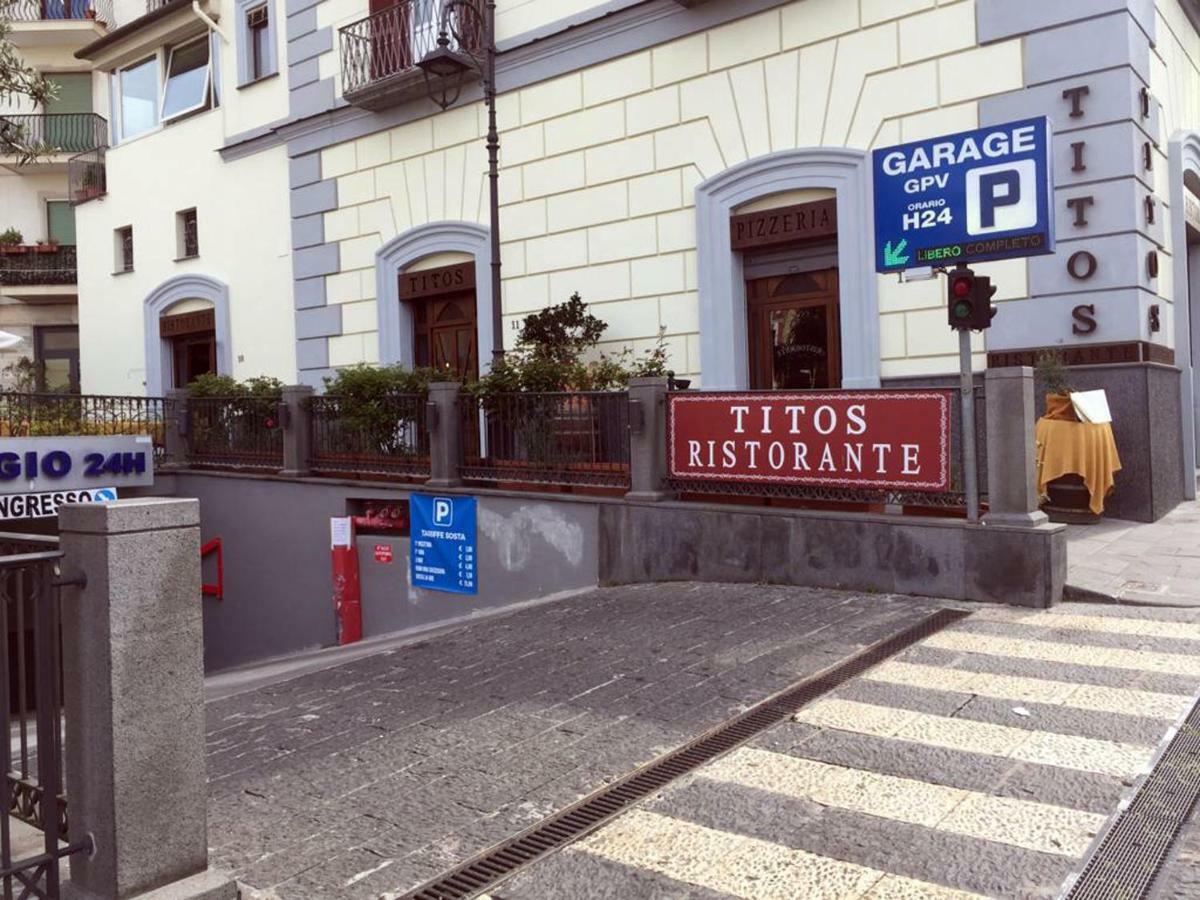 Il Tulipano - Appartamento Al Centro Di Vico Equense Zewnętrze zdjęcie